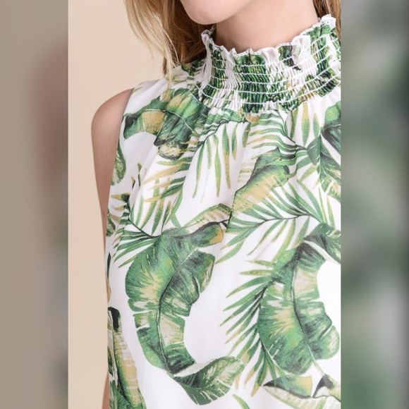 LAST 1!! 💕Loving This! Leaf Print Smock Neck Top! - Picture 4 of 4